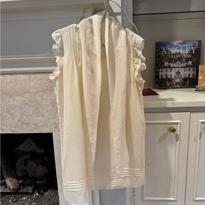 Cream beautiful Bizz top!